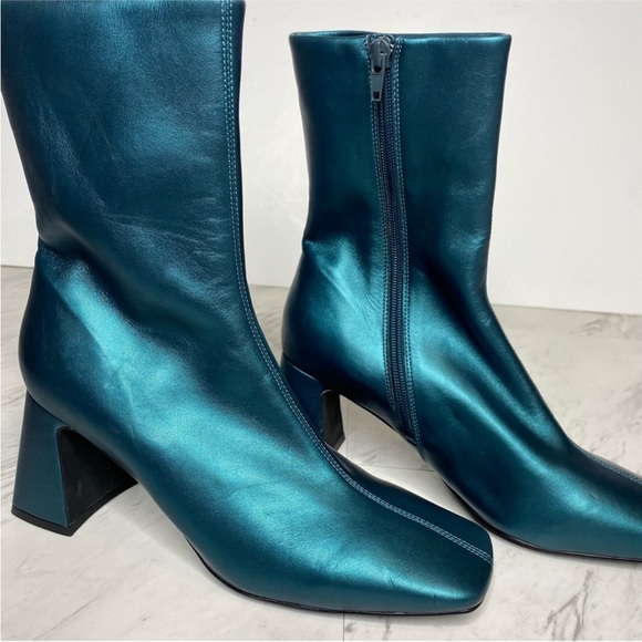 Metallic Bootie 8.5 - Picture 9 of 15